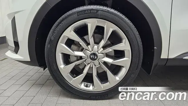 Kia Sorento 2021 — Фото 5/20