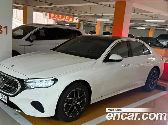 Mercedes-Benz E-Class 2025 — Photo 8/10