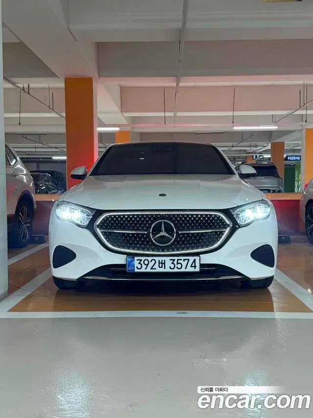 Mercedes-Benz E-Class 2025 — Photo 5/10