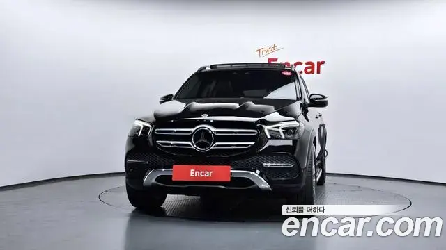 Mercedes-Benz GLE-Class 2022 — ფოტო 17/20