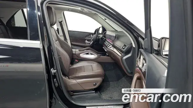 Mercedes-Benz GLE-Class 2022 — ფოტო 6/20