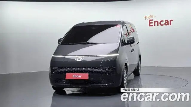 Hyundai Staria 2025 — Фото 1/20
