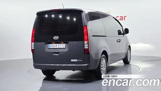 Hyundai Staria 2025 — Фото 2/20