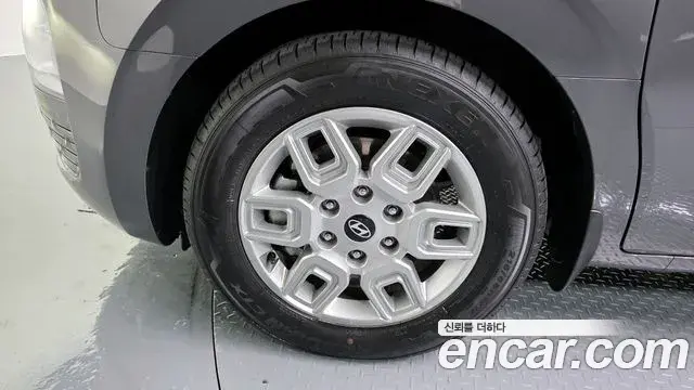 Hyundai Staria 2025 — Фото 5/20