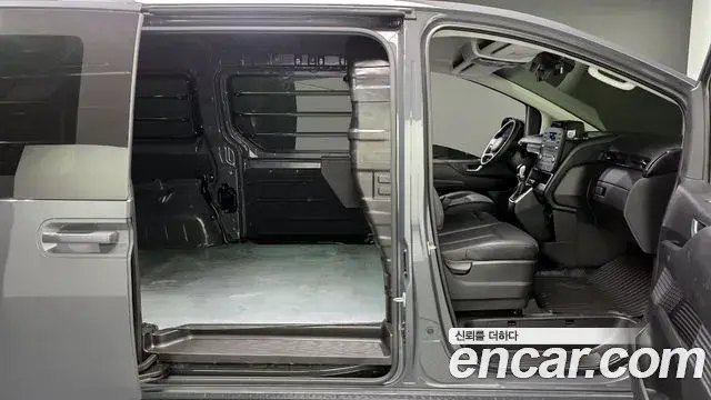 Hyundai Staria 2025 — Фото 10/20