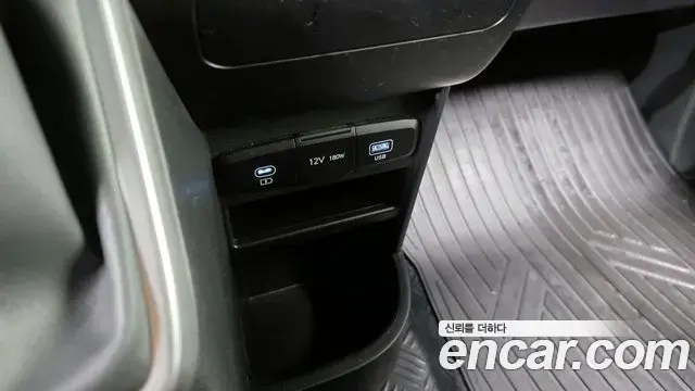 Hyundai Staria 2025 — Фото 15/20