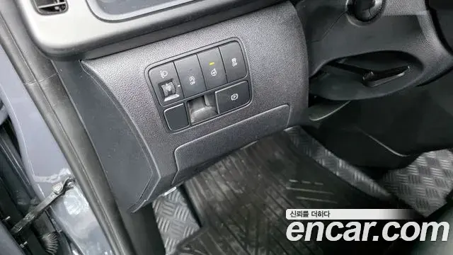 Hyundai Staria 2025 — Фото 16/20
