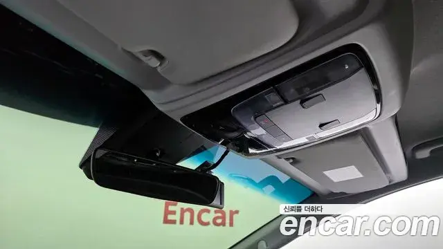 Hyundai Staria 2025 — Фото 19/20