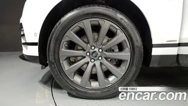 Land Rover Range Rover Velar 2019 — Şəkil 4/20