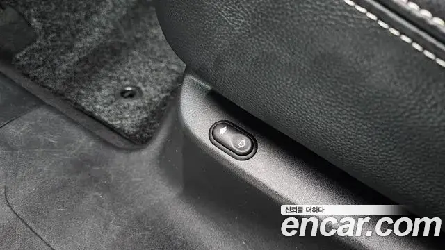 Land Rover Range Rover Velar 2019 — Şəkil 5/20