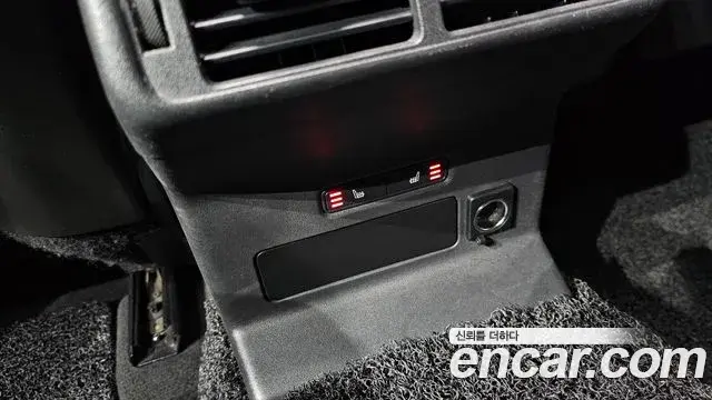 Land Rover Range Rover Velar 2019 — Şəkil 15/20