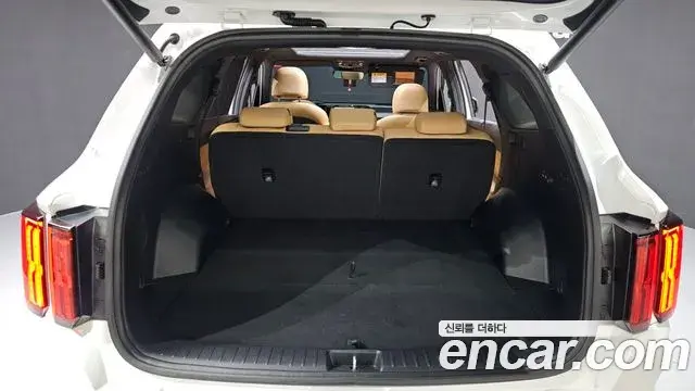 Kia Sorento 2023 — Фото 20/20