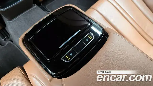 Genesis G80 2021 — ფოტო 28/33