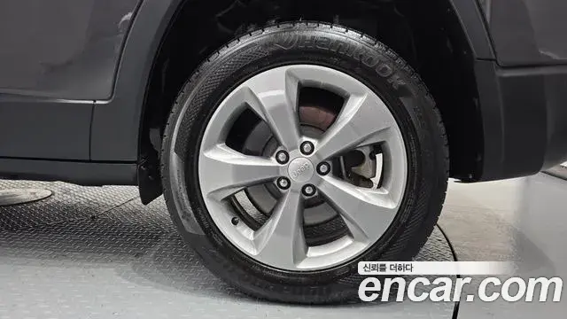Jeep Cherokee 2021 — Photo 30/35