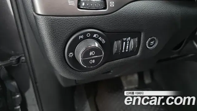 Jeep Cherokee 2021 — Photo 21/35