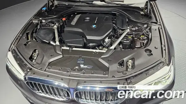 BMW 5 Series 2019 — Photo 18/20