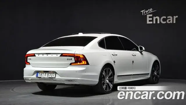 Volvo S90 2021 — Photo 7/34