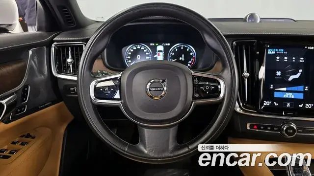 Volvo S90 2021 — Photo 11/34