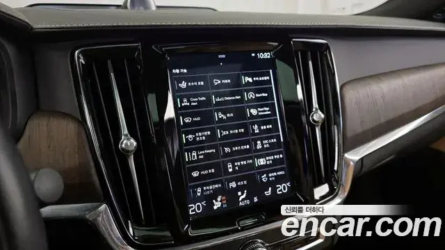 Volvo S90 2021 — Photo 31/34