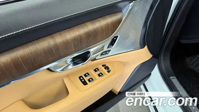 Volvo S90 2021 — Photo 15/34