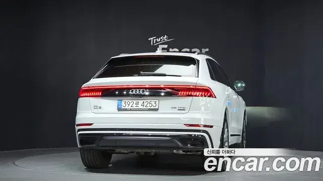 Audi Q8 2022 — ფოტო 31/31