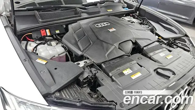 Audi Q8 2022 — ფოტო 15/31