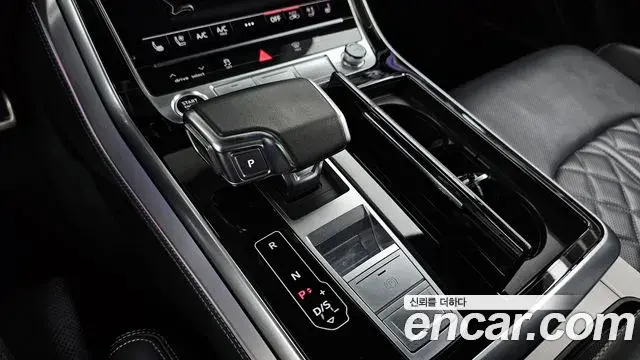 Audi Q8 2022 — ფოტო 6/31