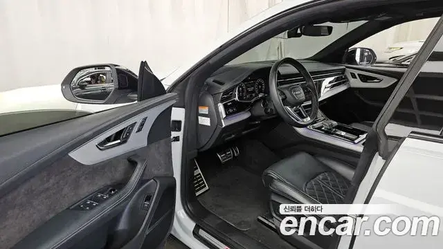 Audi Q8 2022 — ფოტო 11/31