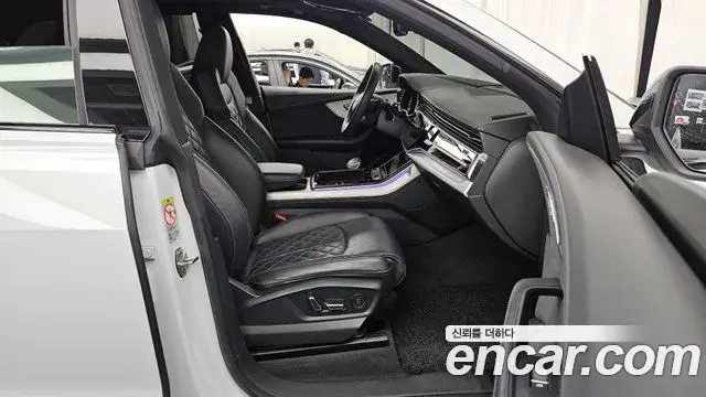 Audi Q8 2022 — ფოტო 1/31