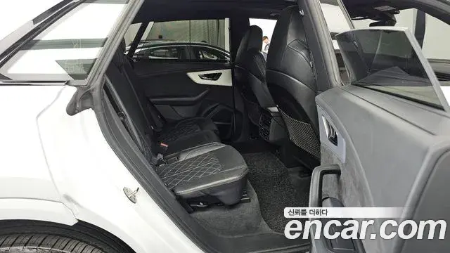 Audi Q8 2022 — ფოტო 30/31