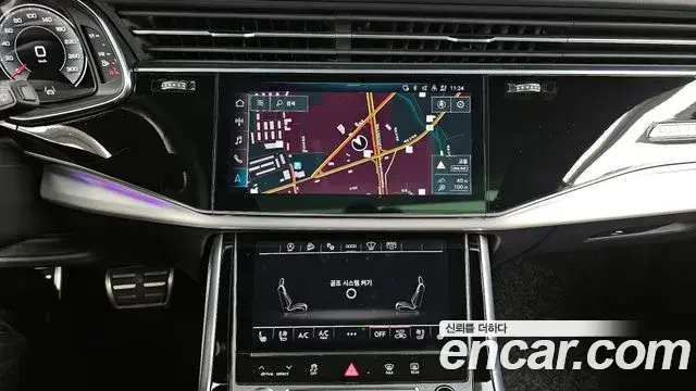 Audi Q8 2022 — ფოტო 21/31