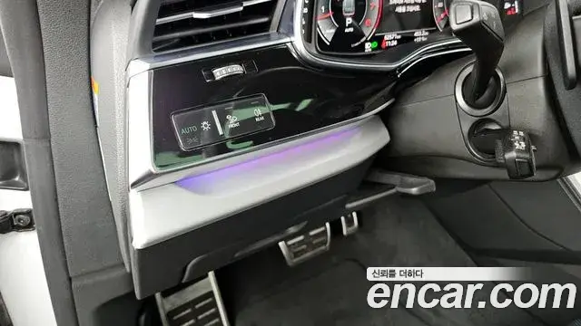 Audi Q8 2022 — ფოტო 20/31