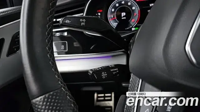 Audi Q8 2022 — ფოტო 27/31