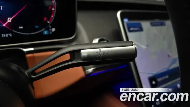 Mercedes-Benz S-Class 2023 — ფოტო 32/34