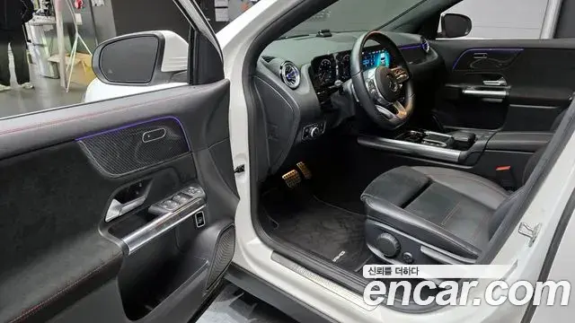 Mercedes-Benz GLA-Class 2022 — Фото 10/20