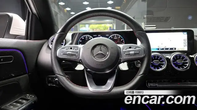 Mercedes-Benz GLA-Class 2022 — Фото 13/20