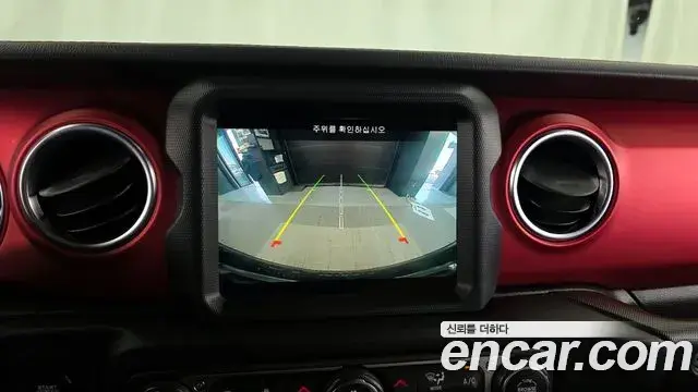 Jeep Wrangler 2020 — Şəkil 9/31