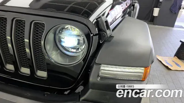 Jeep Wrangler 2020 — Şəkil 18/31