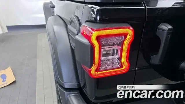 Jeep Wrangler 2020 — Şəkil 22/31