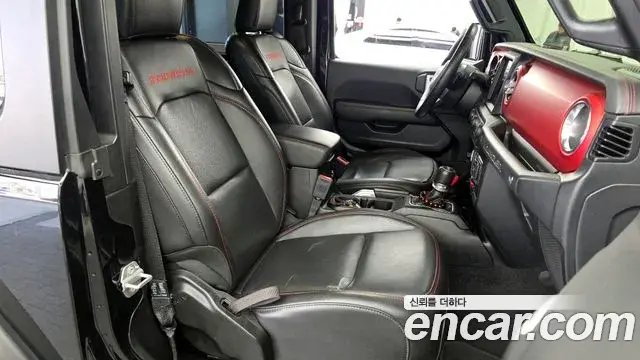 Jeep Wrangler 2020 — Şəkil 24/31