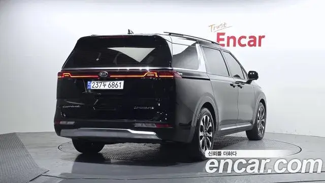 Kia Carnival 2021 — Фото 2/20