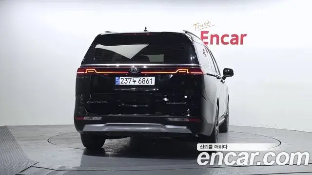 Kia Carnival 2021 — Фото 4/20