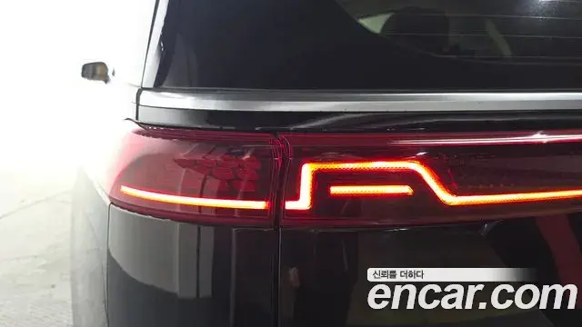 Kia Carnival 2021 — ფოტო 15/31