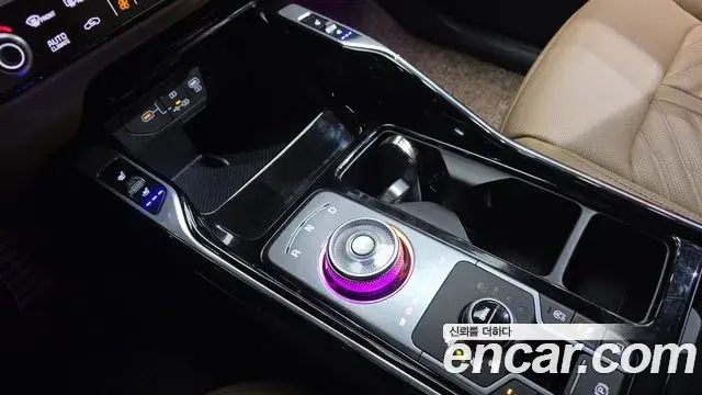 Kia Sorento 2023 — ფოტო 6/20