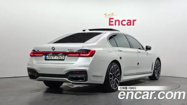 BMW 7 Series 2021 — ფოტო 15/32