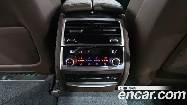 BMW 7 Series 2021 — ფოტო 3/32