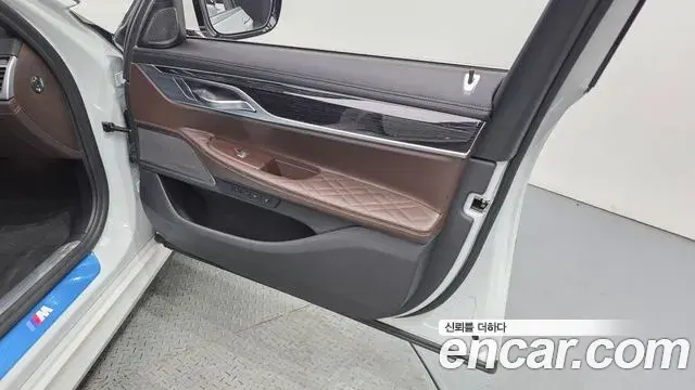 BMW 7 Series 2021 — ფოტო 6/32