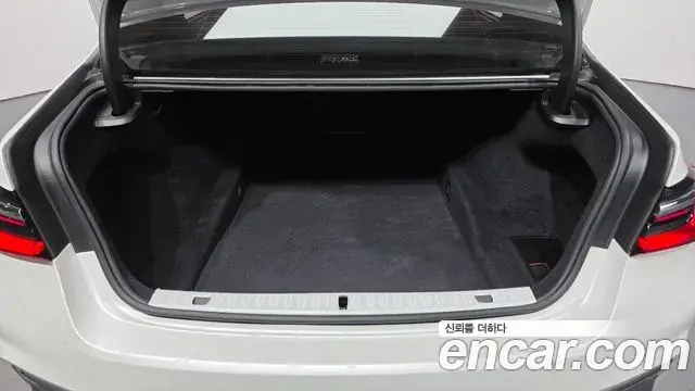 BMW 7 Series 2021 — ფოტო 13/32