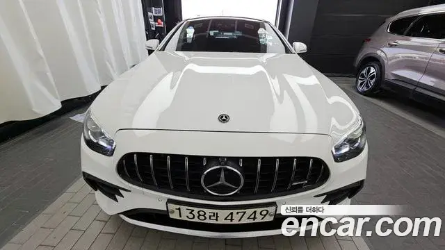 Mercedes-Benz E-Class 2021 — Photo 28/36