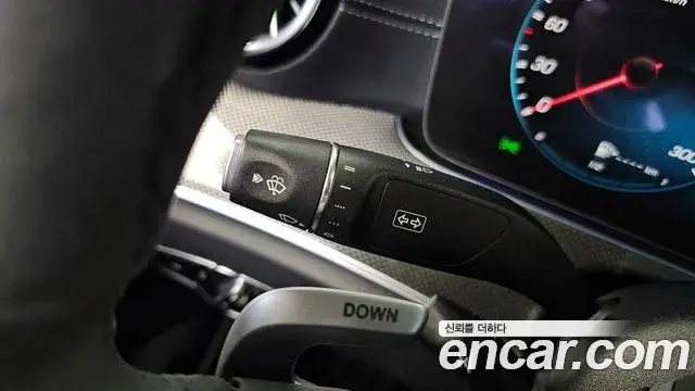 Mercedes-Benz E-Class 2021 — Photo 31/36
